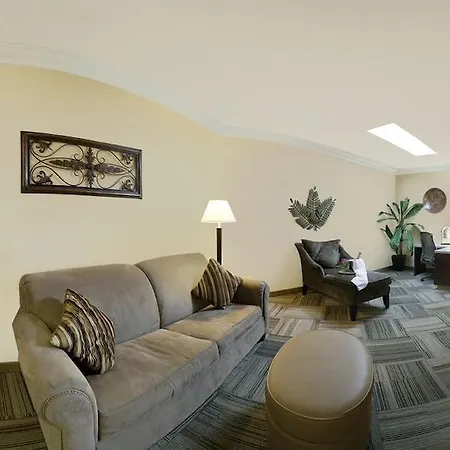 Best Western Plus Loveland Inn 